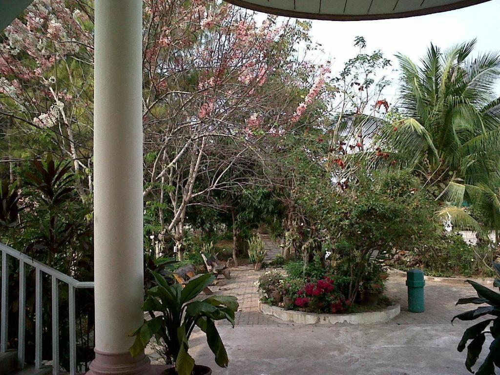 Kasem Garden Hotel Surin Ban Nong Tao Esterno foto