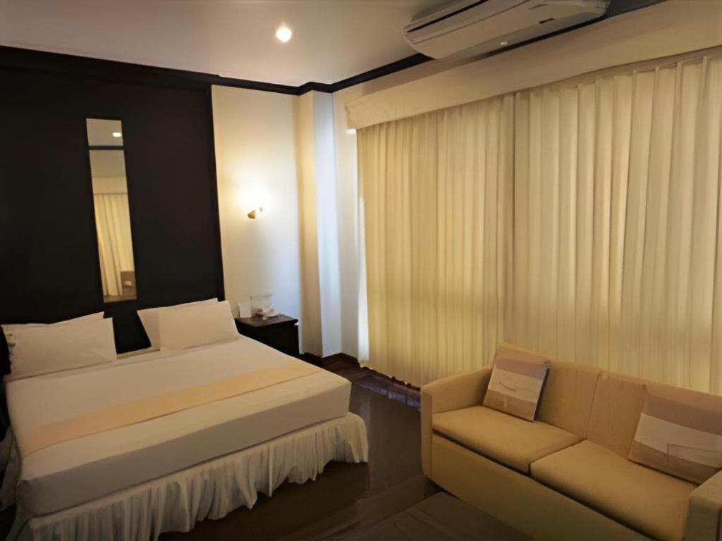 Kasem Garden Hotel Surin Ban Nong Tao Esterno foto