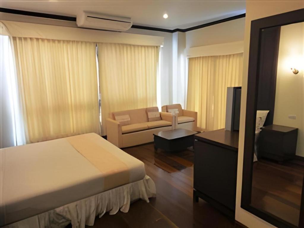 Kasem Garden Hotel Surin Ban Nong Tao Esterno foto