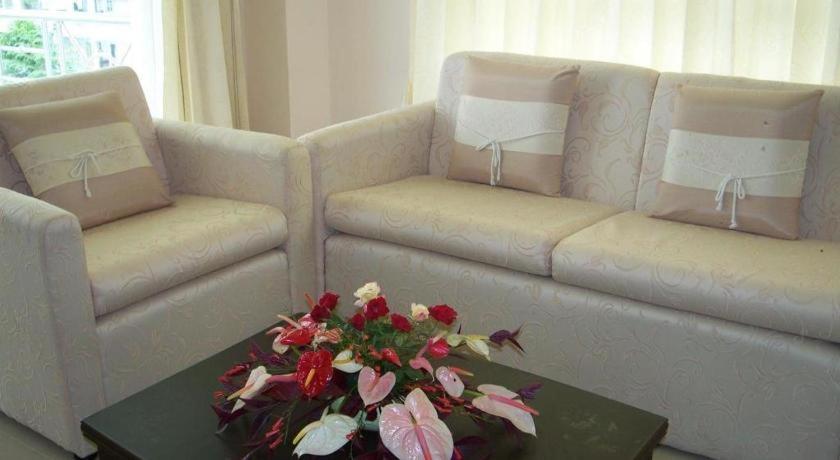 Kasem Garden Hotel Surin Ban Nong Tao Esterno foto