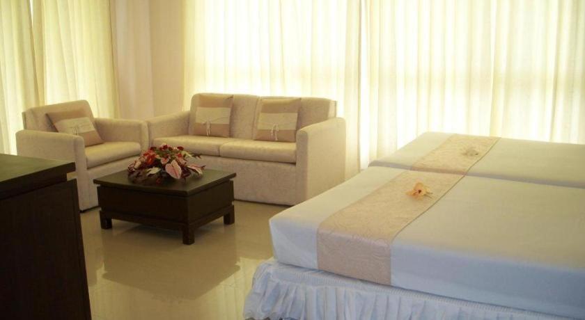 Kasem Garden Hotel Surin Ban Nong Tao Esterno foto