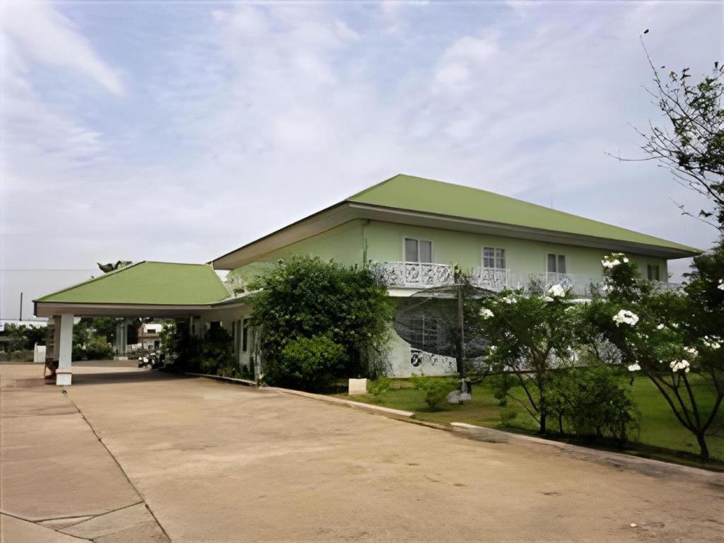 Kasem Garden Hotel Surin Ban Nong Tao Esterno foto