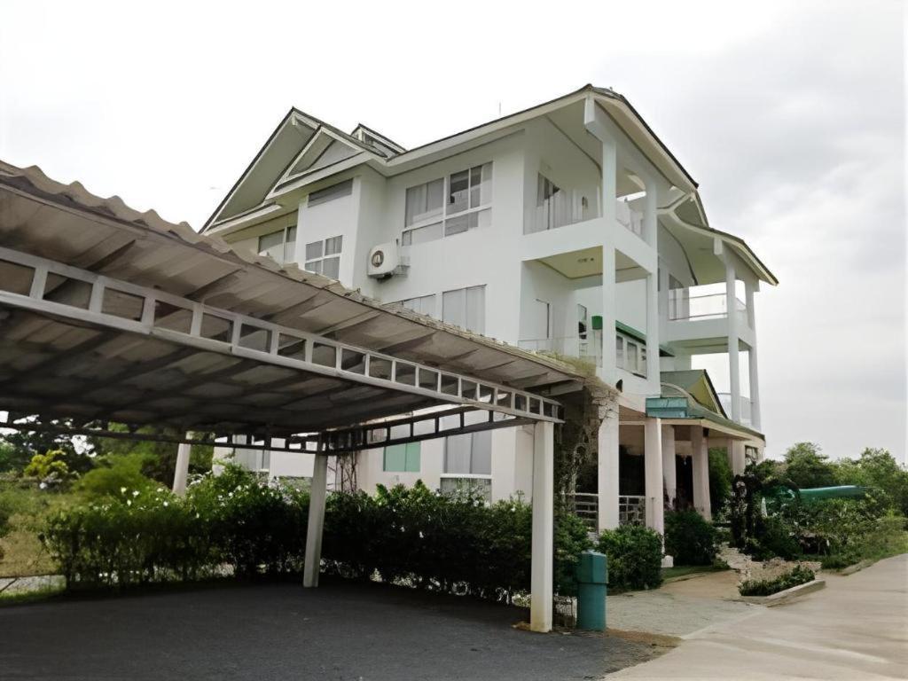 Kasem Garden Hotel Surin Ban Nong Tao Esterno foto