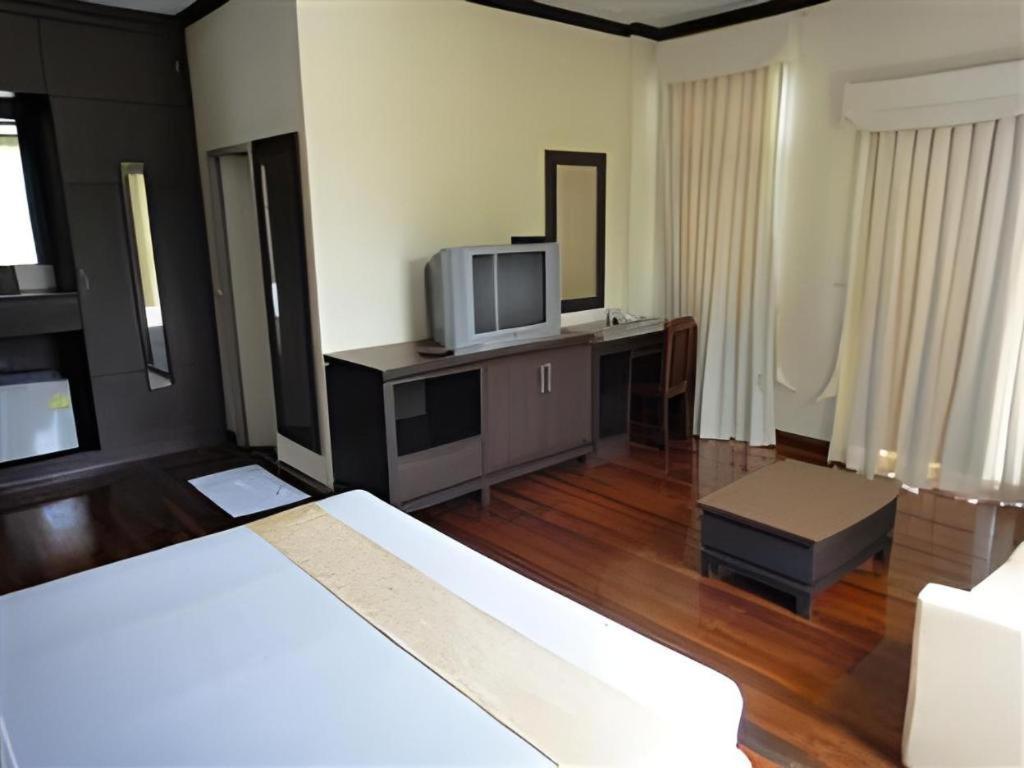 Kasem Garden Hotel Surin Ban Nong Tao Esterno foto