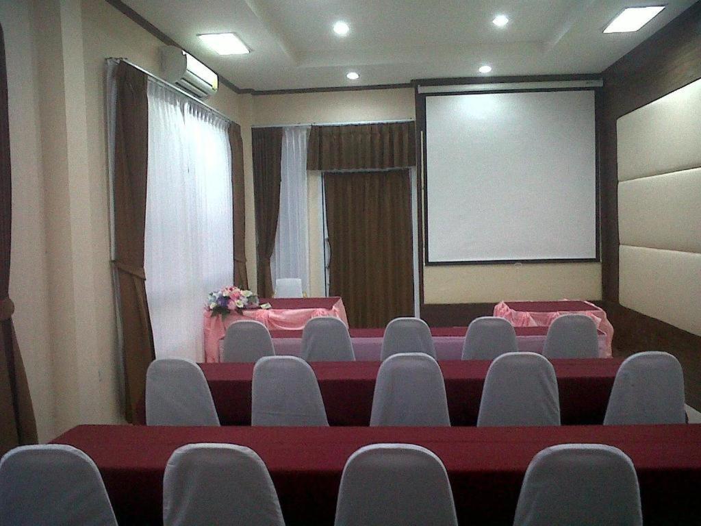 Kasem Garden Hotel Surin Ban Nong Tao Esterno foto