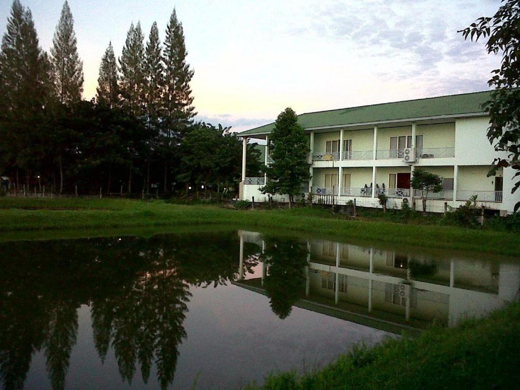 Kasem Garden Hotel Surin Ban Nong Tao Esterno foto